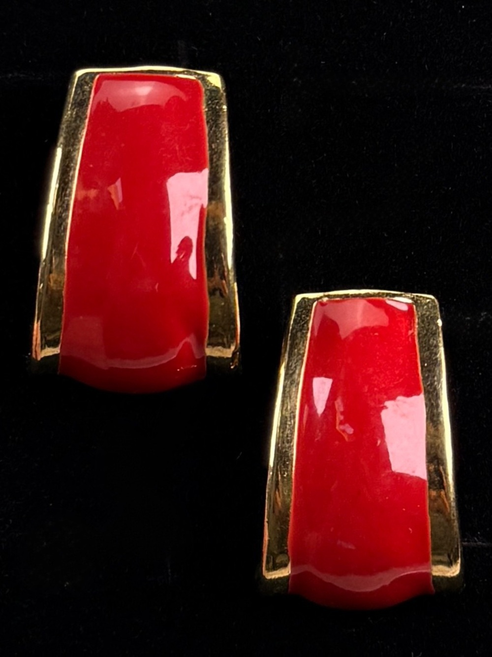 Vintage Red and Goldtone weighted clip on earrings